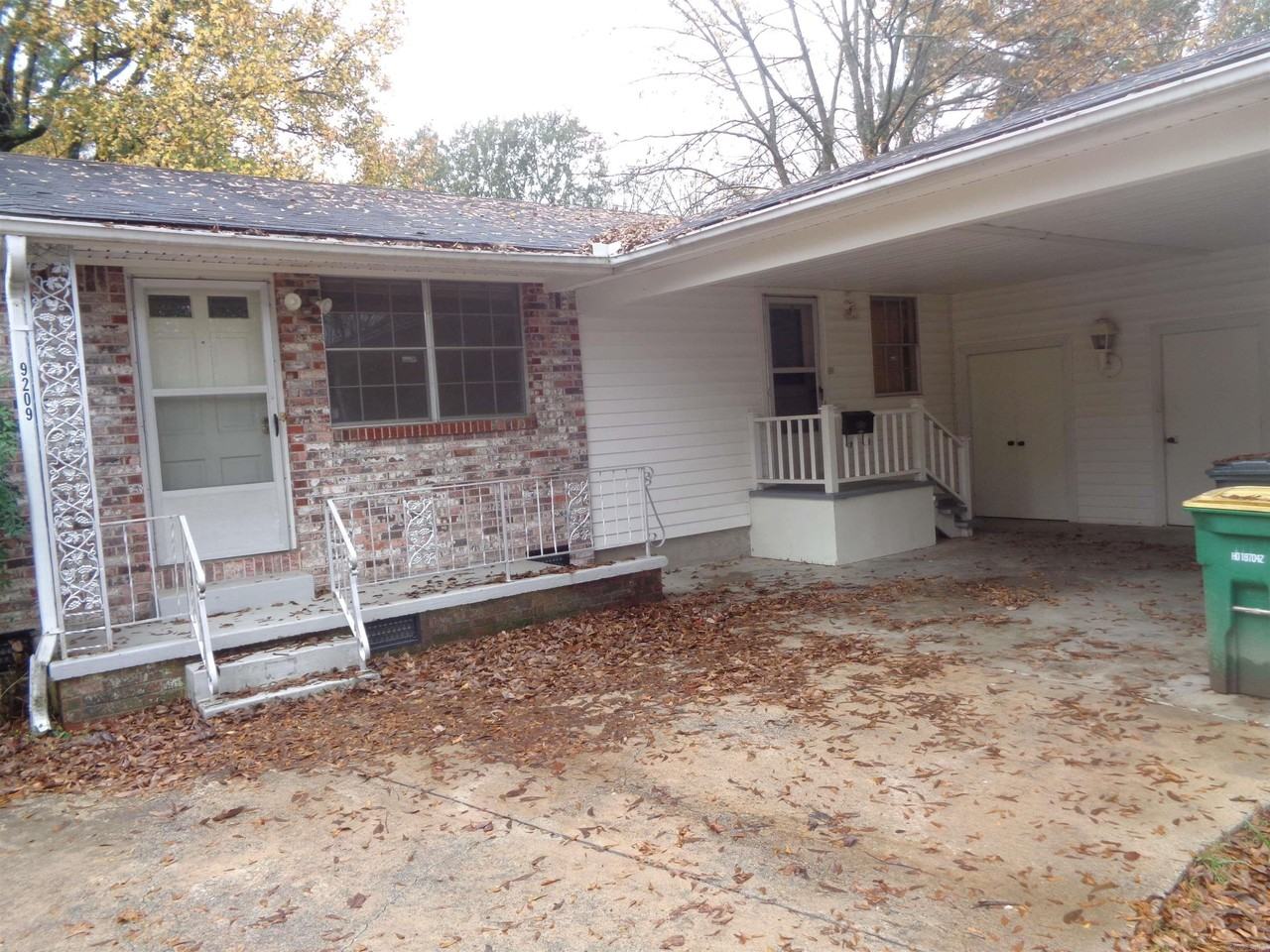 9209 Cloverhill Rd - Photo 5 of 34