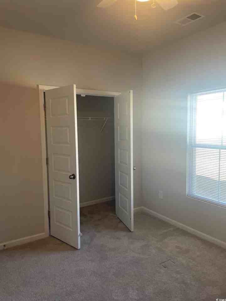 61 S Reindeer Rd - Photo 5 of 10