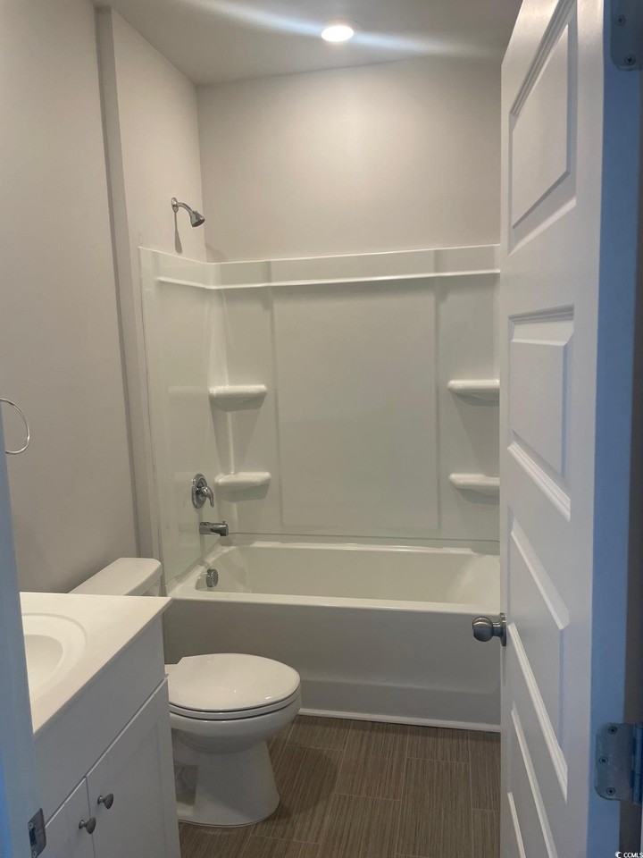 61 S Reindeer Rd - Photo 7 of 10