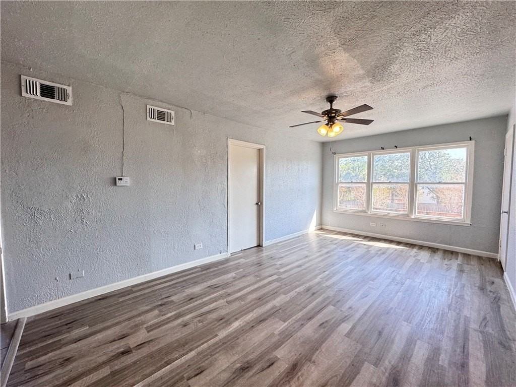 3120 Santa Fe St #12 - Photo 5 of 11