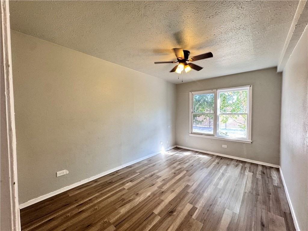 3120 Santa Fe St #22 - Photo 4 of 6