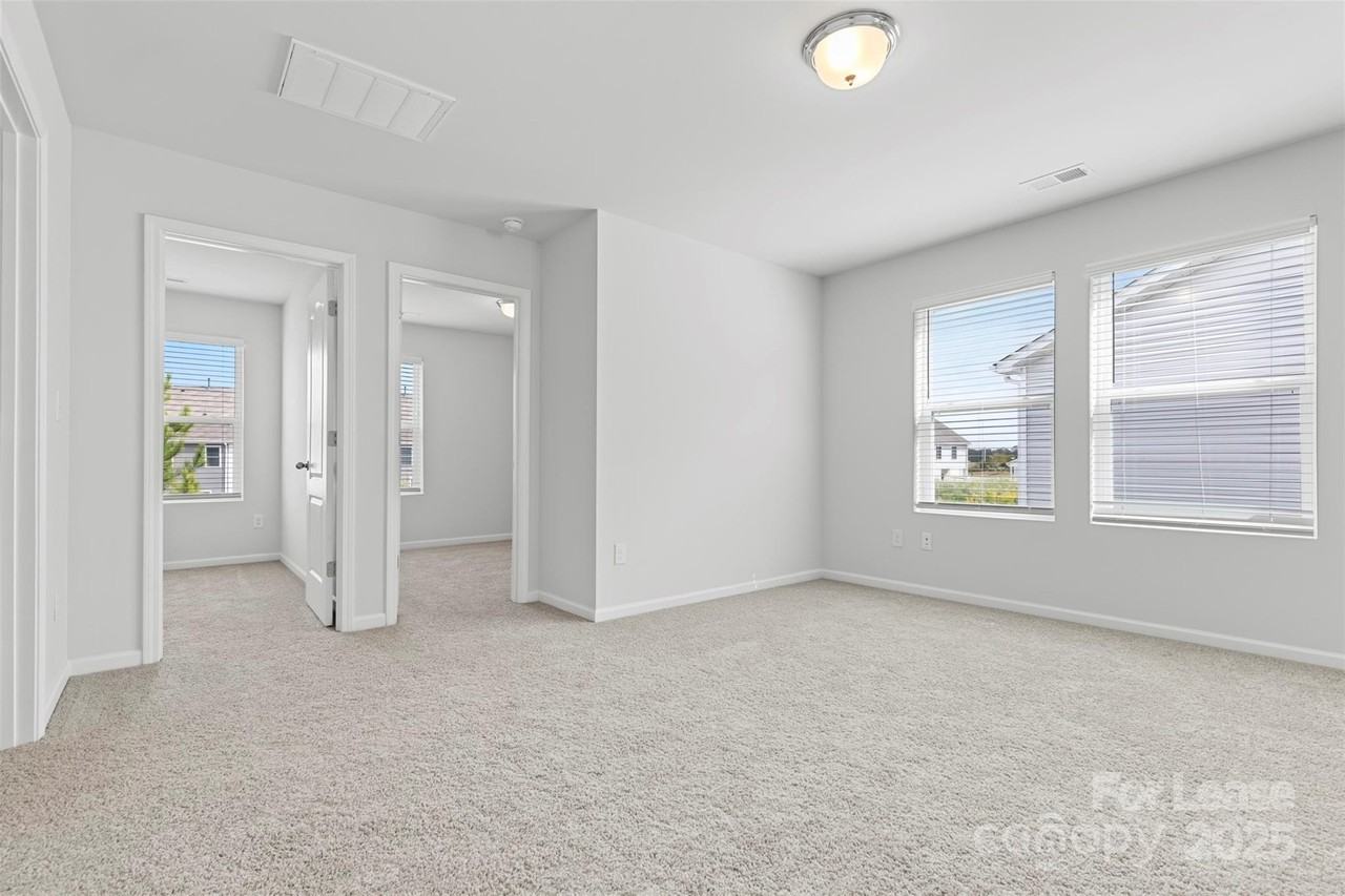 144 Briana Marie Way - Photo 4 of 31