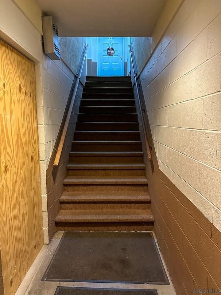 2008 Forest Hills Dr Apt 6 - Photo 2 of 13