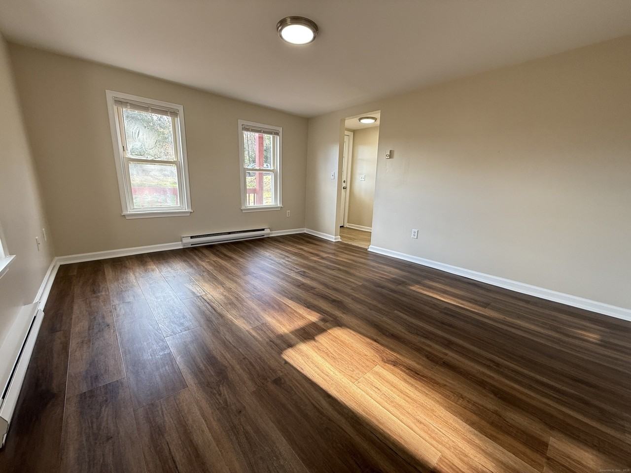 155 Military Highway - Photo 4 of 11