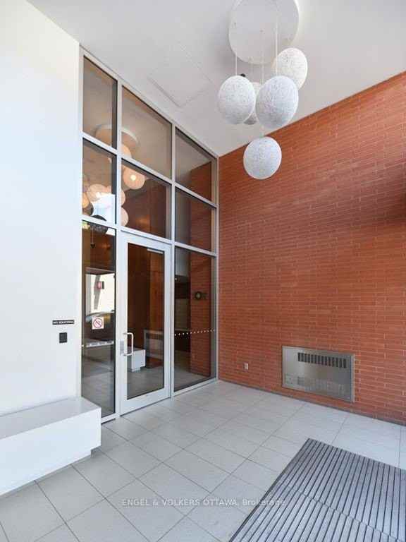 354 Gladstone Ave - Photo 5 of 34