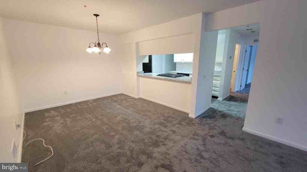 1402 Waters Edge Dr #170 - Photo 3 of 12