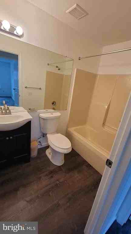 1402 Waters Edge Dr #170 - Photo 6 of 12