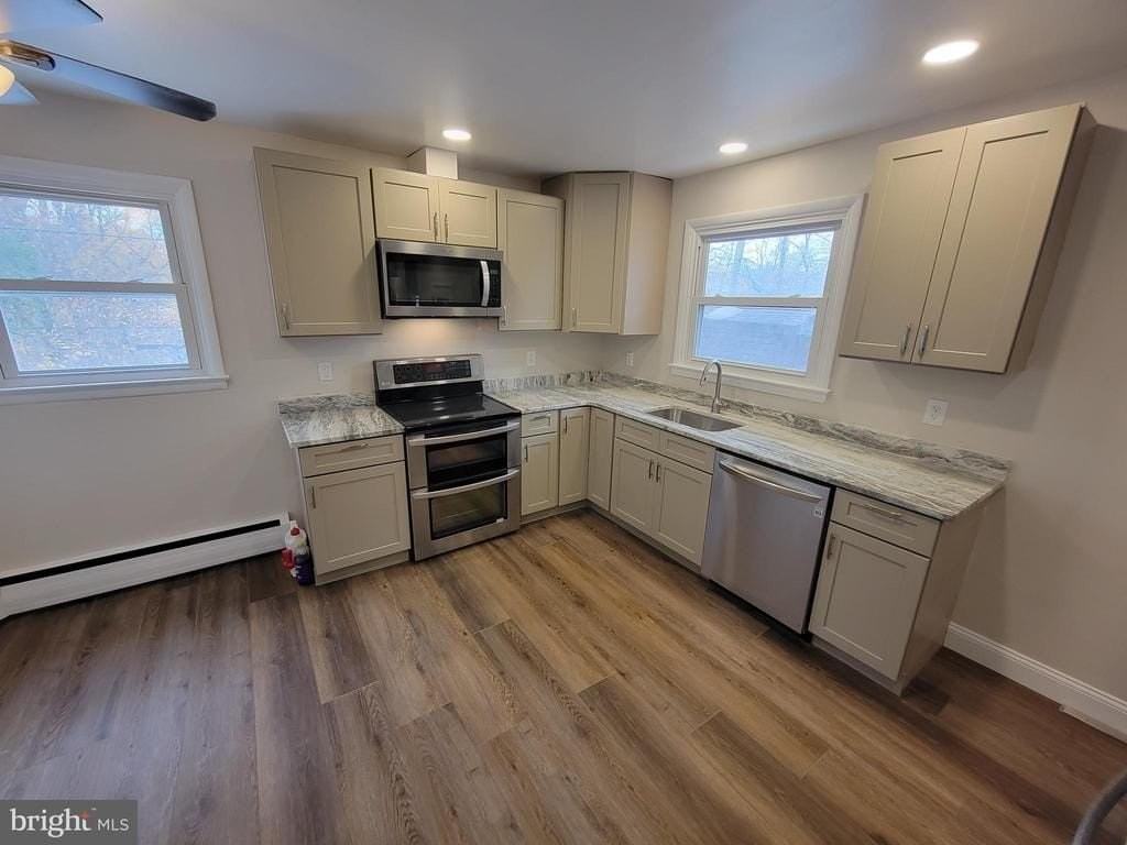 2207 E Huntington Dr - Photo 2 of 8