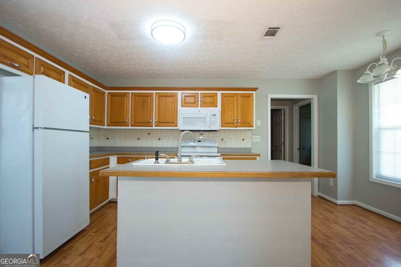 350 Windermere Dr - Photo 6 of 31