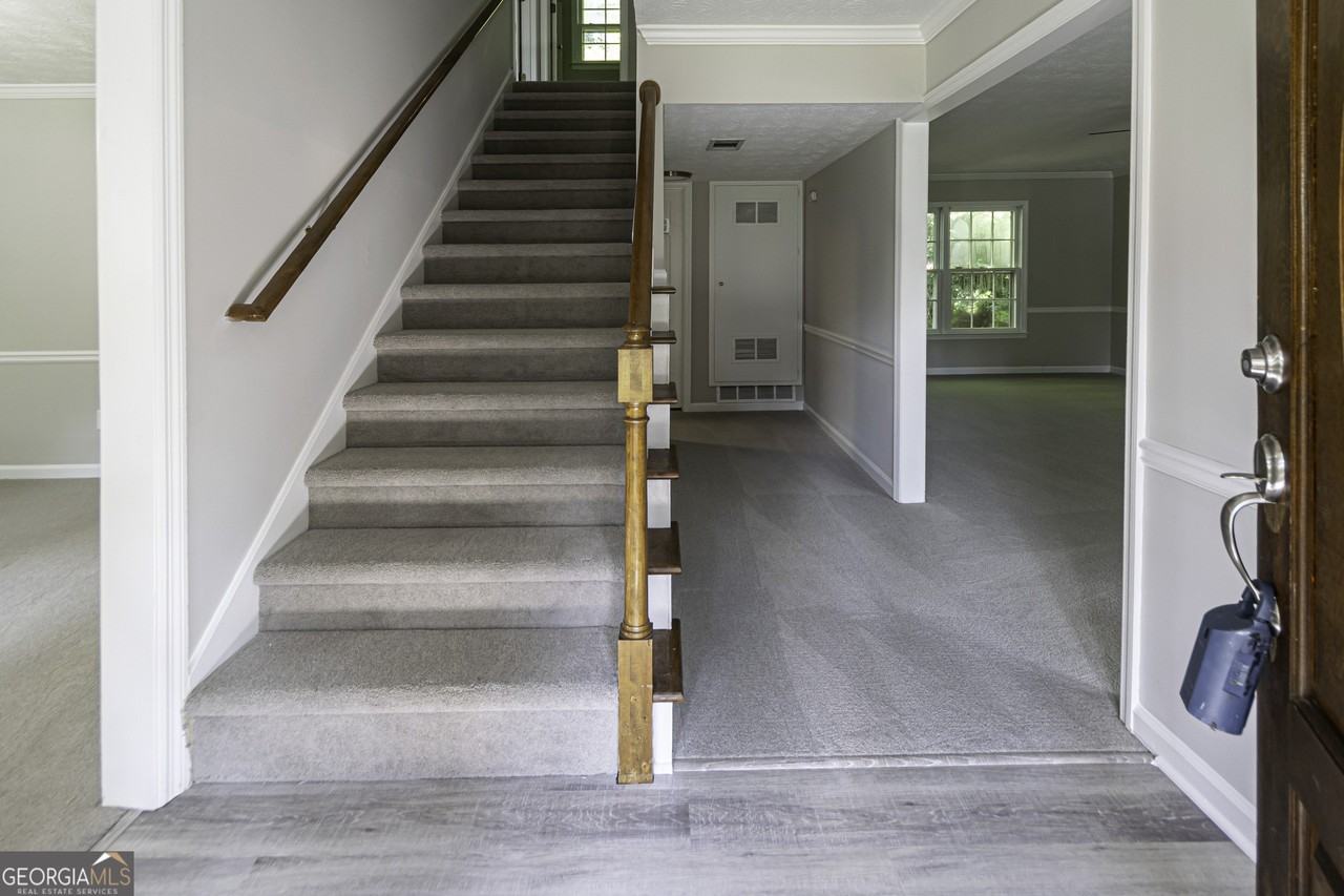 6024 Old Town Place - Photo 5 of 29