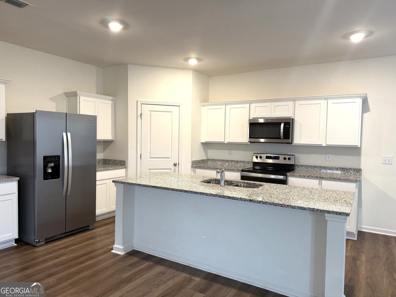 119 Pond Ct - Photo 4 of 29