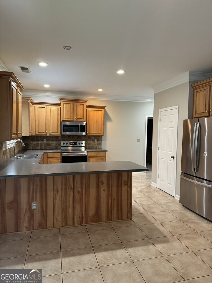 1172 West Hemphill Road - Photo 7 of 20