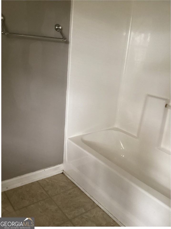 545 Spring St - Photo 3 of 9