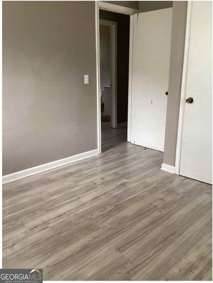 545 Spring St - Photo 5 of 9