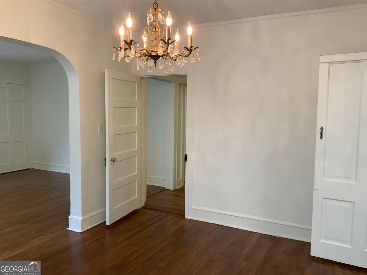 204 Oakwood Street - Photo 3 of 13