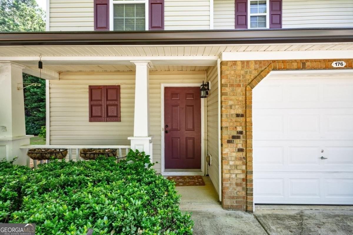 176 Darbys Crossing Court - Photo 3 of 22