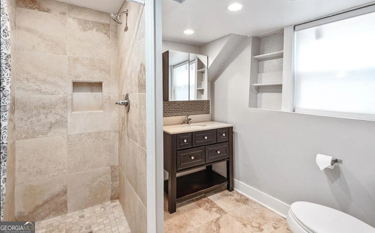 1143 United Ave Se Unit B #B - Photo 4 of 17