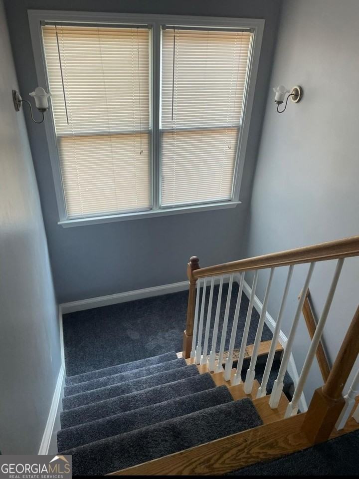 15 Ollie St Nw - Photo 2 of 12