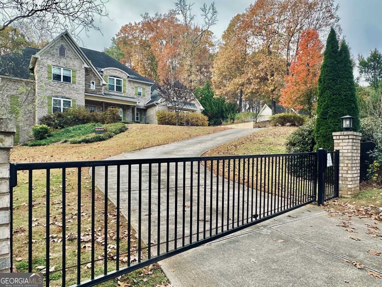 3232 Brookview Rd Se - Photo 2 of 50