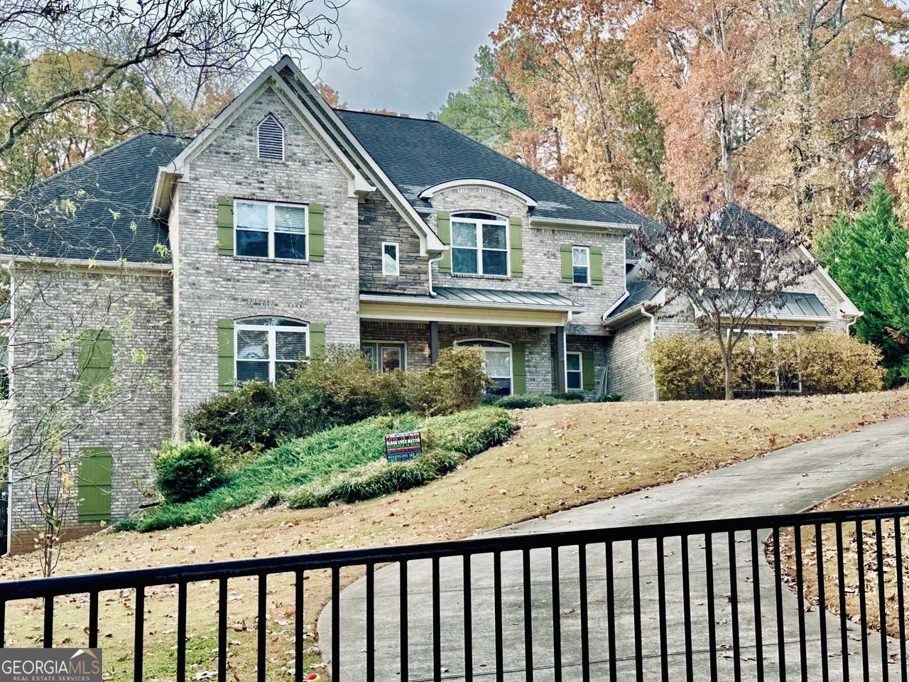 3232 Brookview Rd Se - Photo 3 of 50