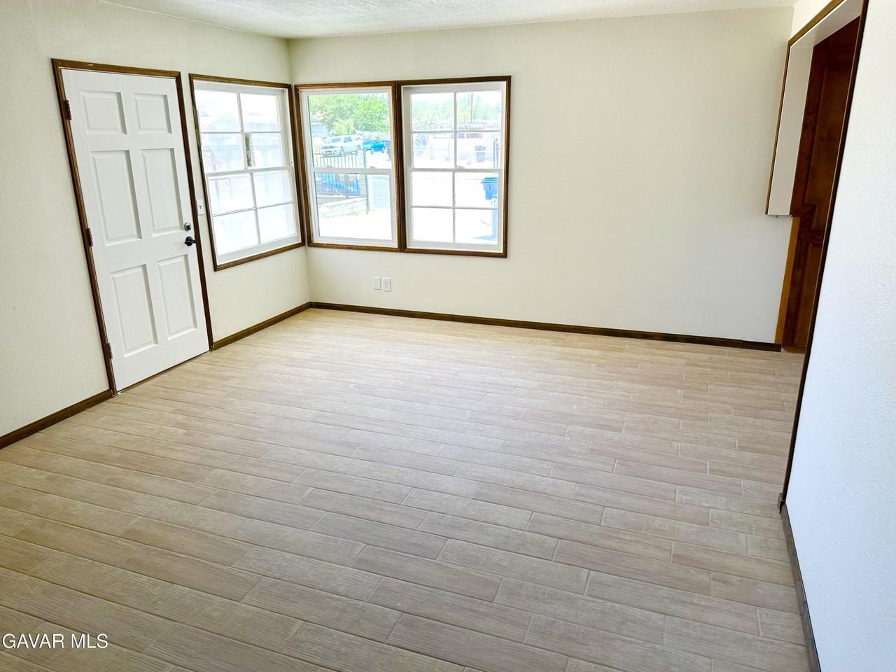 839 East Avenue P 12 - Photo 3 of 9