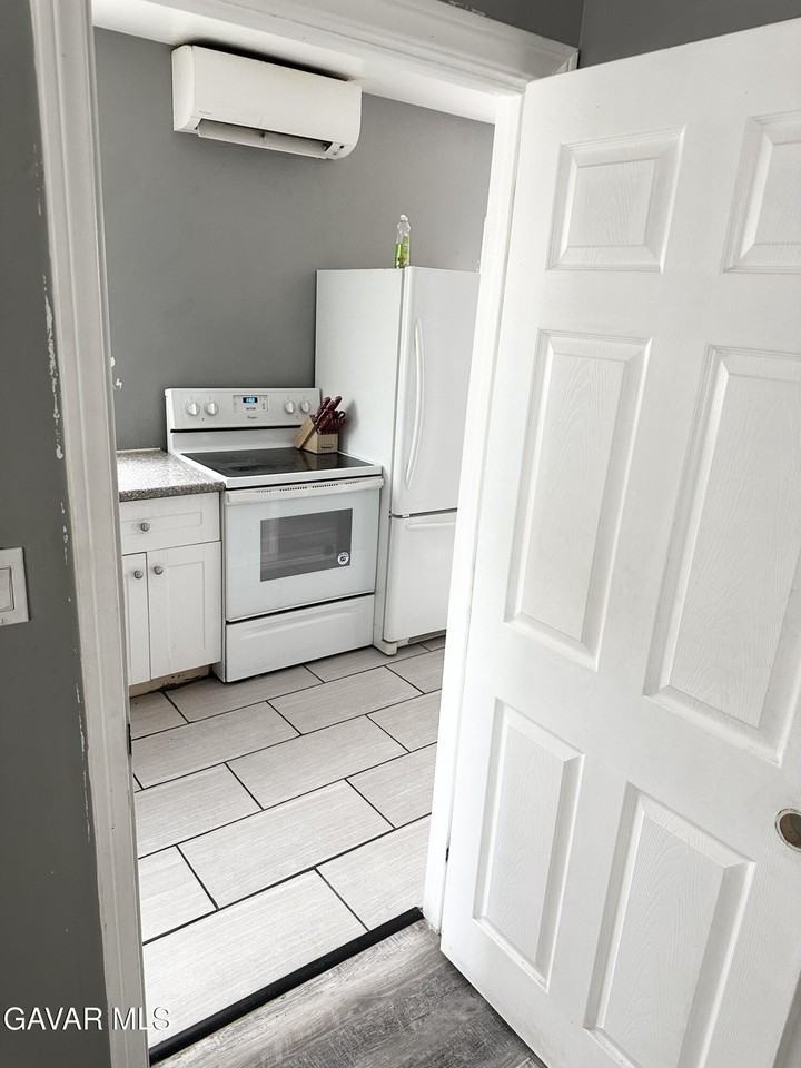 45517 Corkwood Ave - Photo 6 of 8