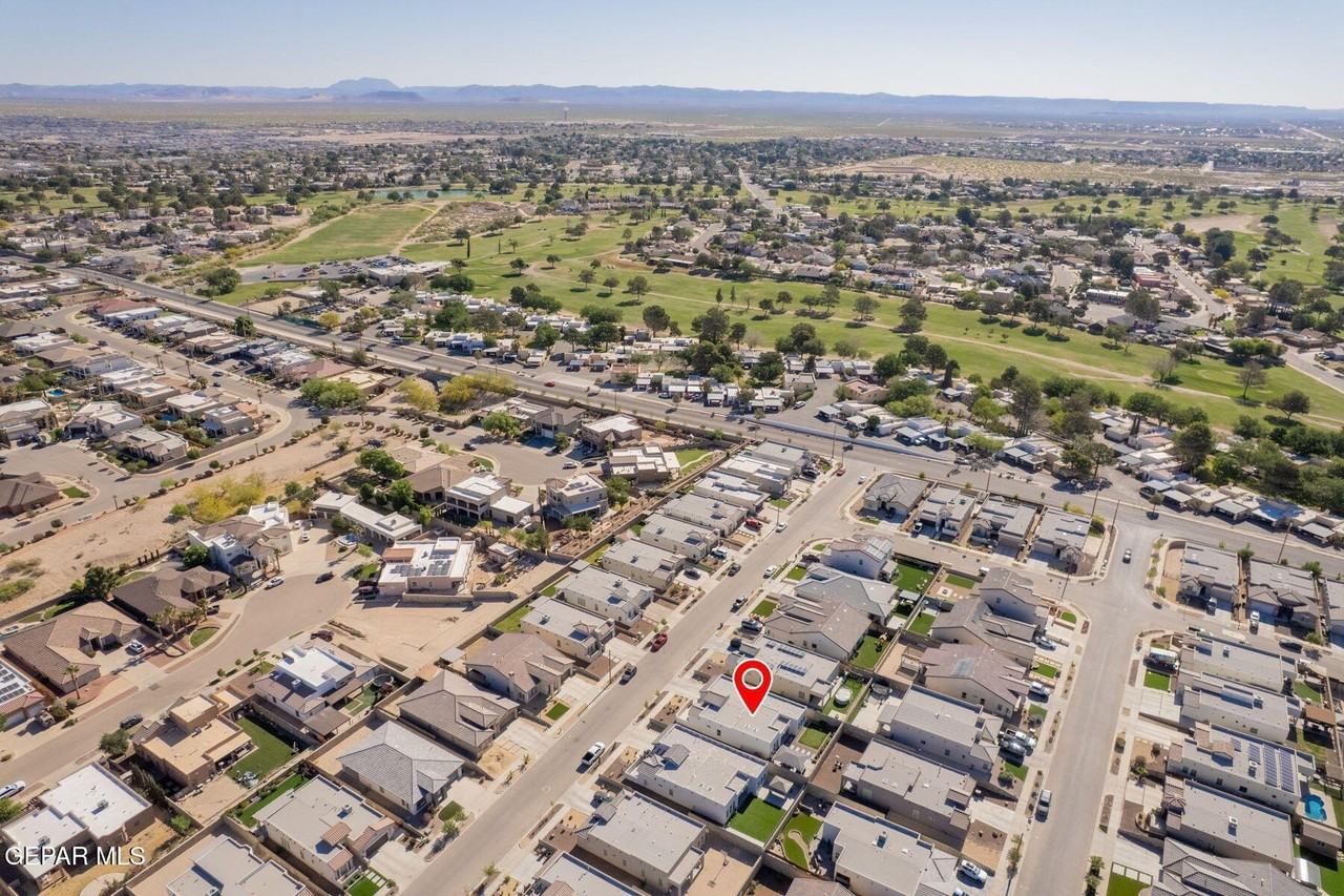 13436 Emerald Crystal Drive - Photo 4 of 50