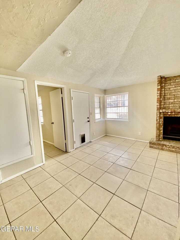 823 Montera Rd - Photo 7 of 40