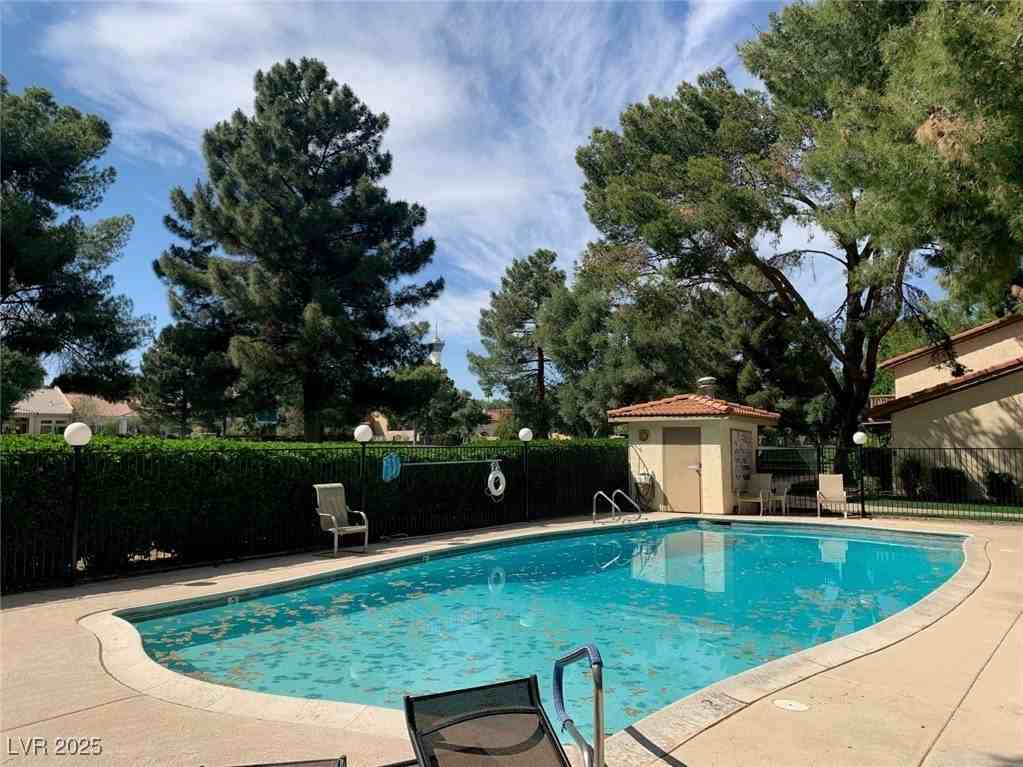 2963 Pinehurst Drive - Photo 2 of 28