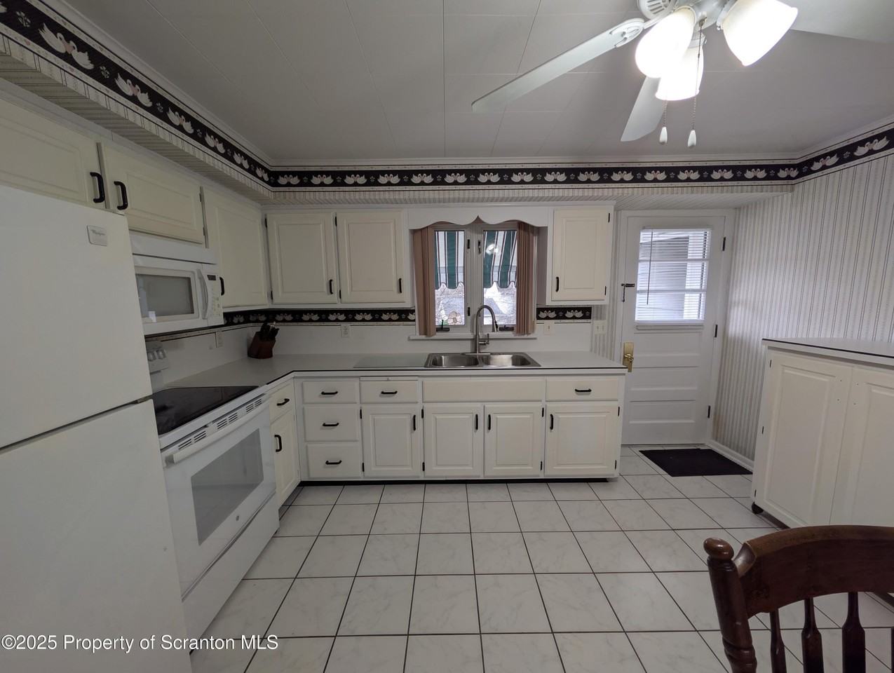 810 Gino Merli Dr - Photo 7 of 18