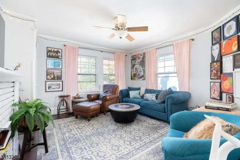 584 Ridgewood Road - Photo 3 of 20