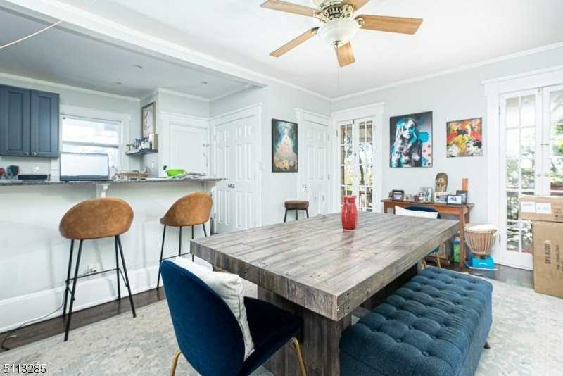 584 Ridgewood Road - Photo 6 of 20