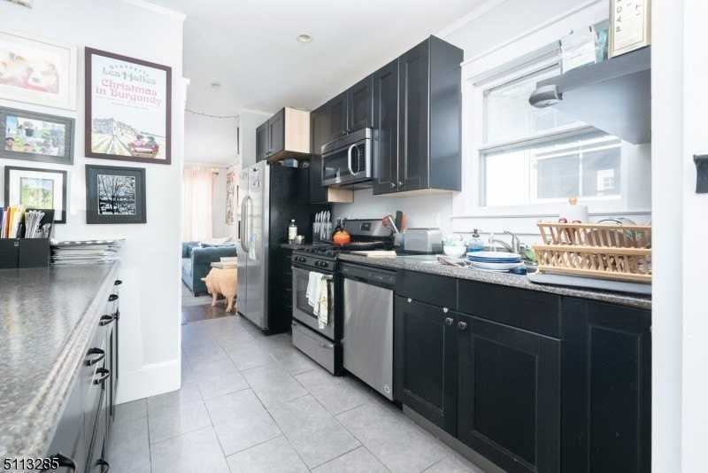 584 Ridgewood Road - Photo 7 of 20