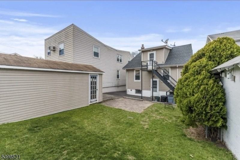 838 Roosevelt Ave - Photo 3 of 15