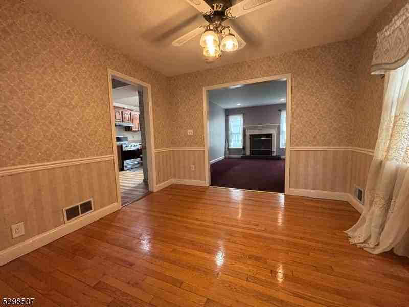 434 W Inman Ave - Photo 4 of 11