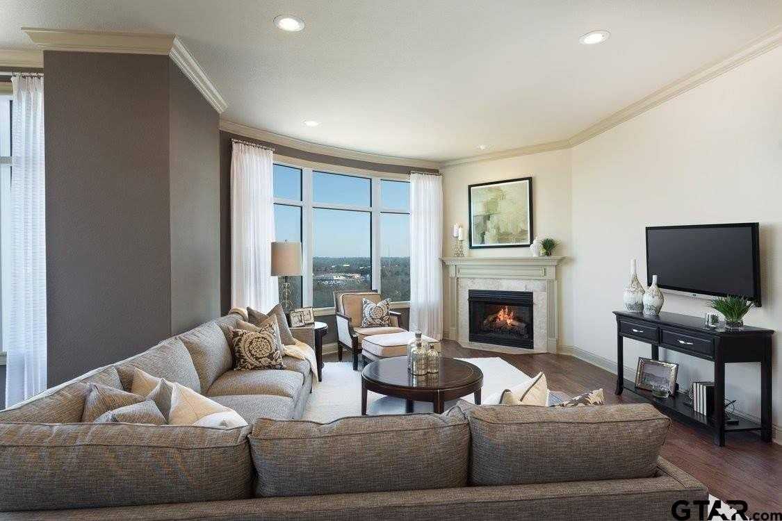 2801 Wexford Drive - Photo 2 of 13