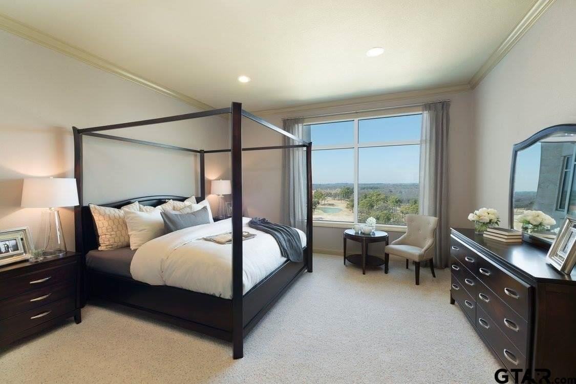 2801 Wexford Drive - Photo 4 of 13