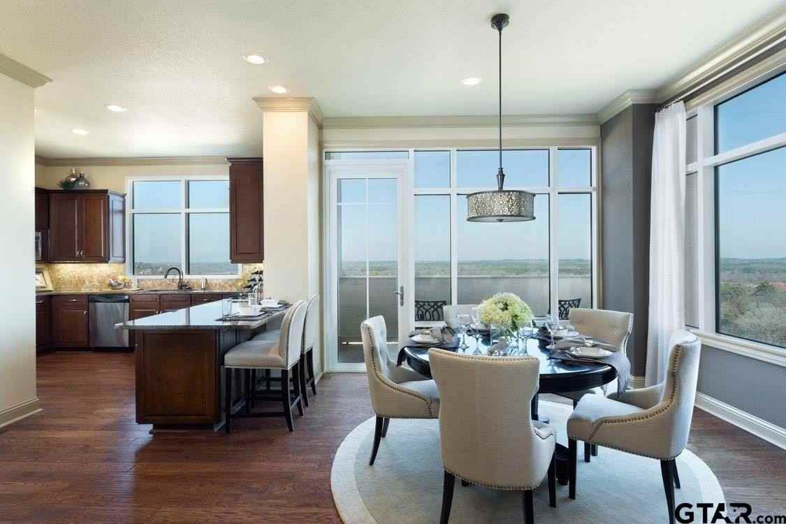 2801 Wexford Drive - Photo 5 of 13