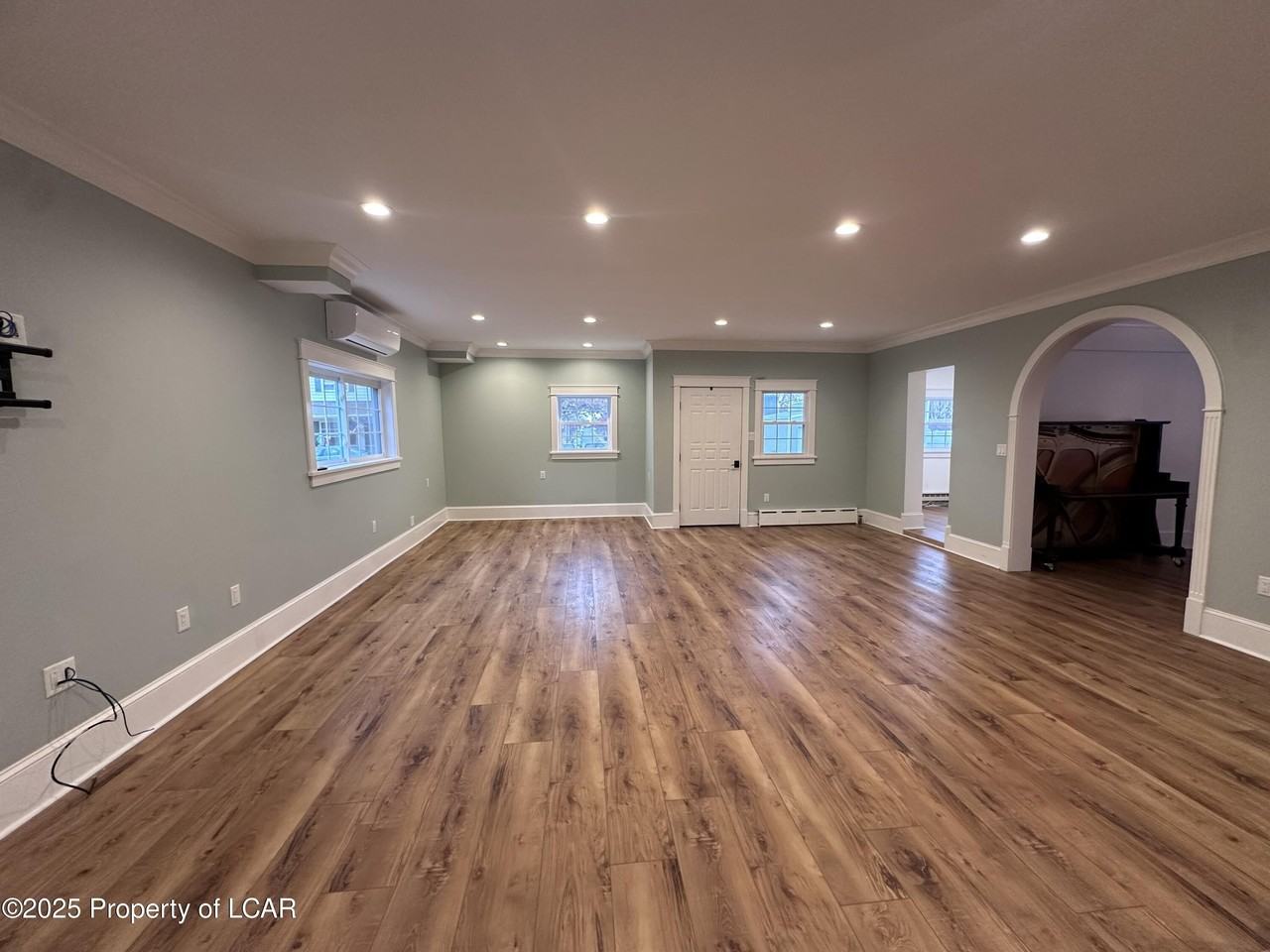 120 E 7th St - Photo 5 of 40