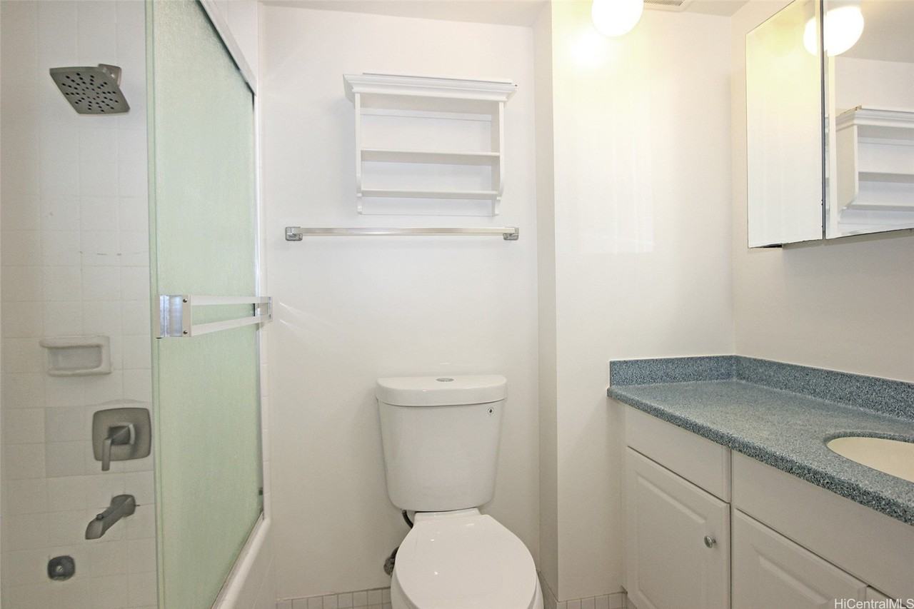 419 Keoniana St Apt 603 #603 - Photo 5 of 9