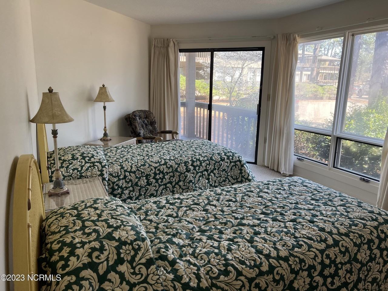 207 Foxkroft Dr - Photo 3 of 15