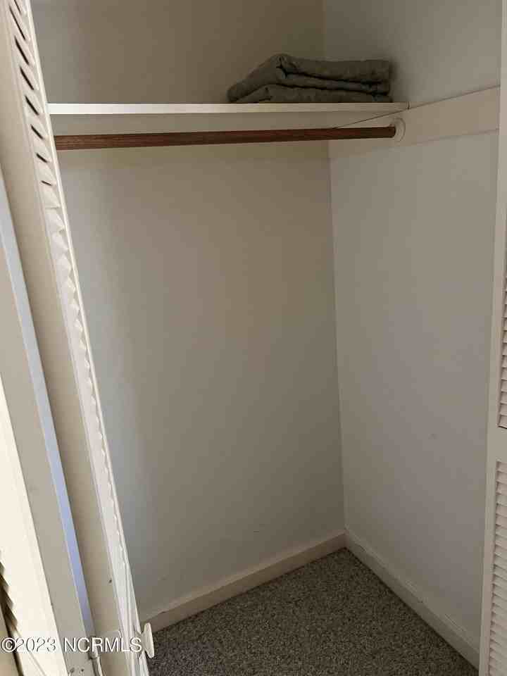 207 Foxkroft Dr - Photo 7 of 15