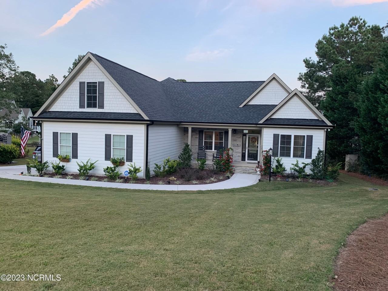 127 Shaw Dr - Photo 3 of 43