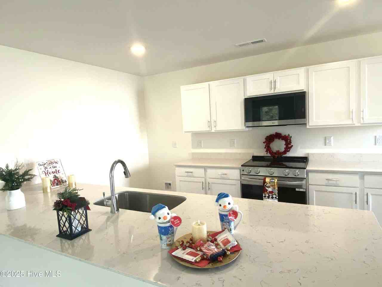 Brookville Dr #B - Photo 2 of 12