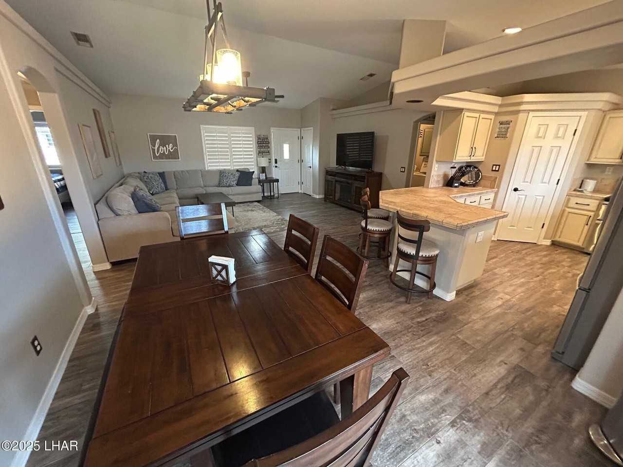 3117 Jamaica Blvd S - Photo 2 of 23