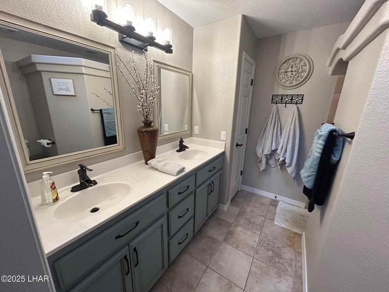 3117 Jamaica Blvd S - Photo 7 of 23