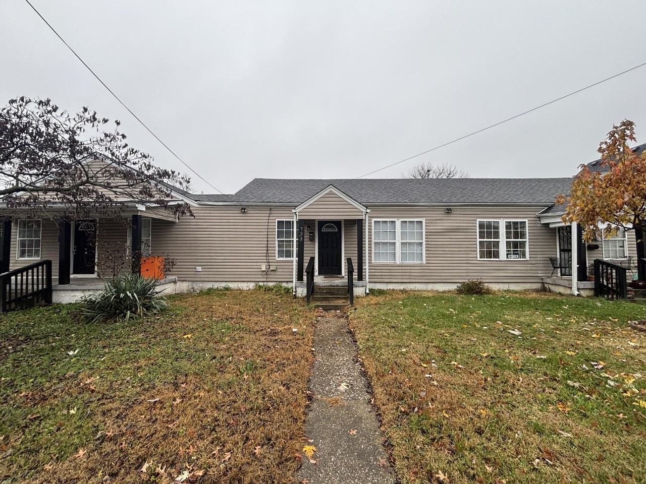 723 Jackson St - Photo 2 of 10