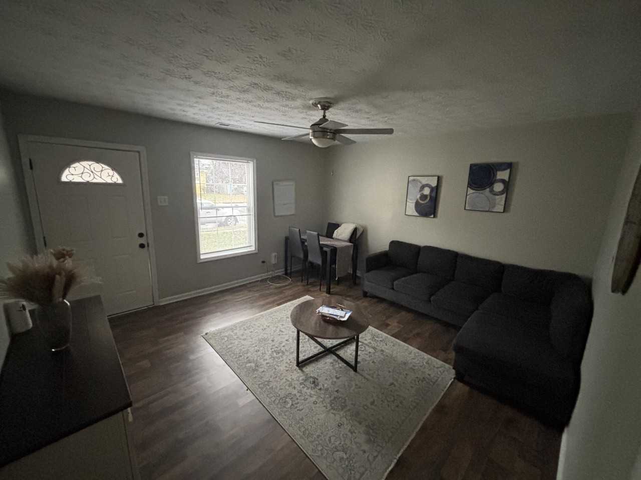 723 Jackson St - Photo 4 of 10