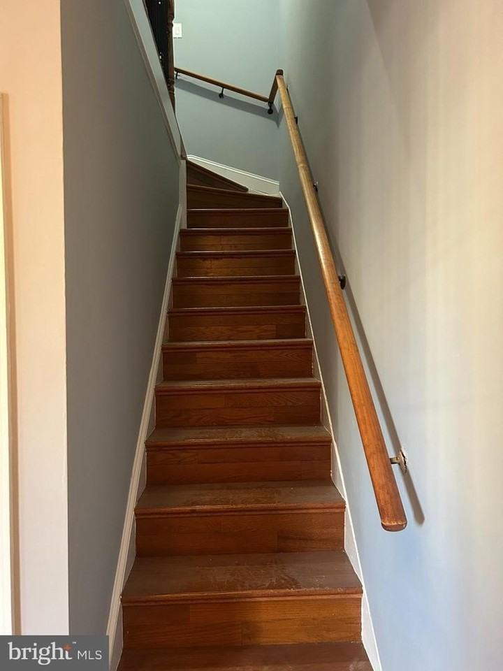 1169 Morse St Ne - Photo 7 of 15