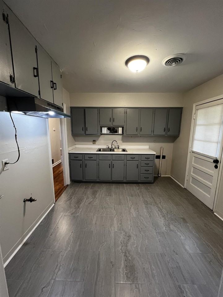 4801 Given Ave - Photo 2 of 13